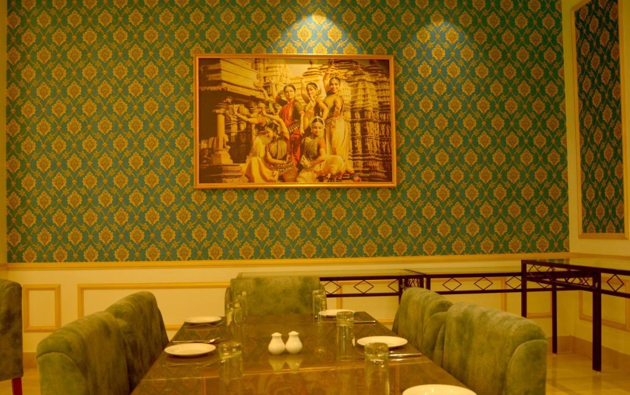 Hotel Chandela Khajurāho Dış mekan fotoğraf