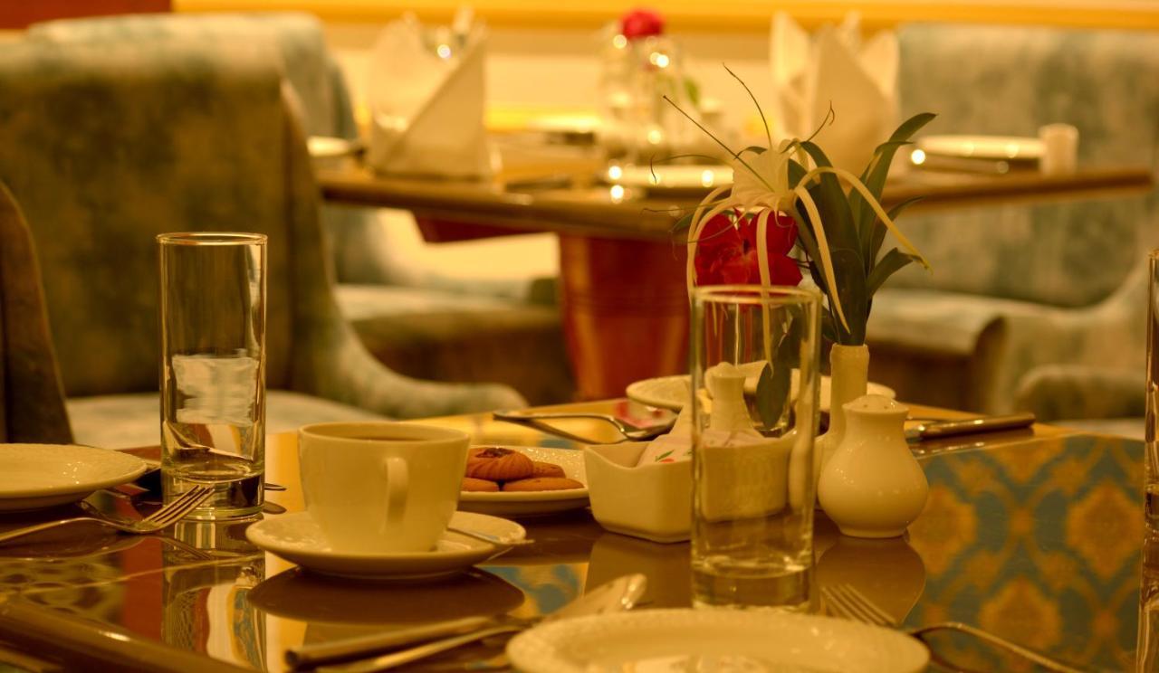 Hotel Chandela Khajurāho Dış mekan fotoğraf