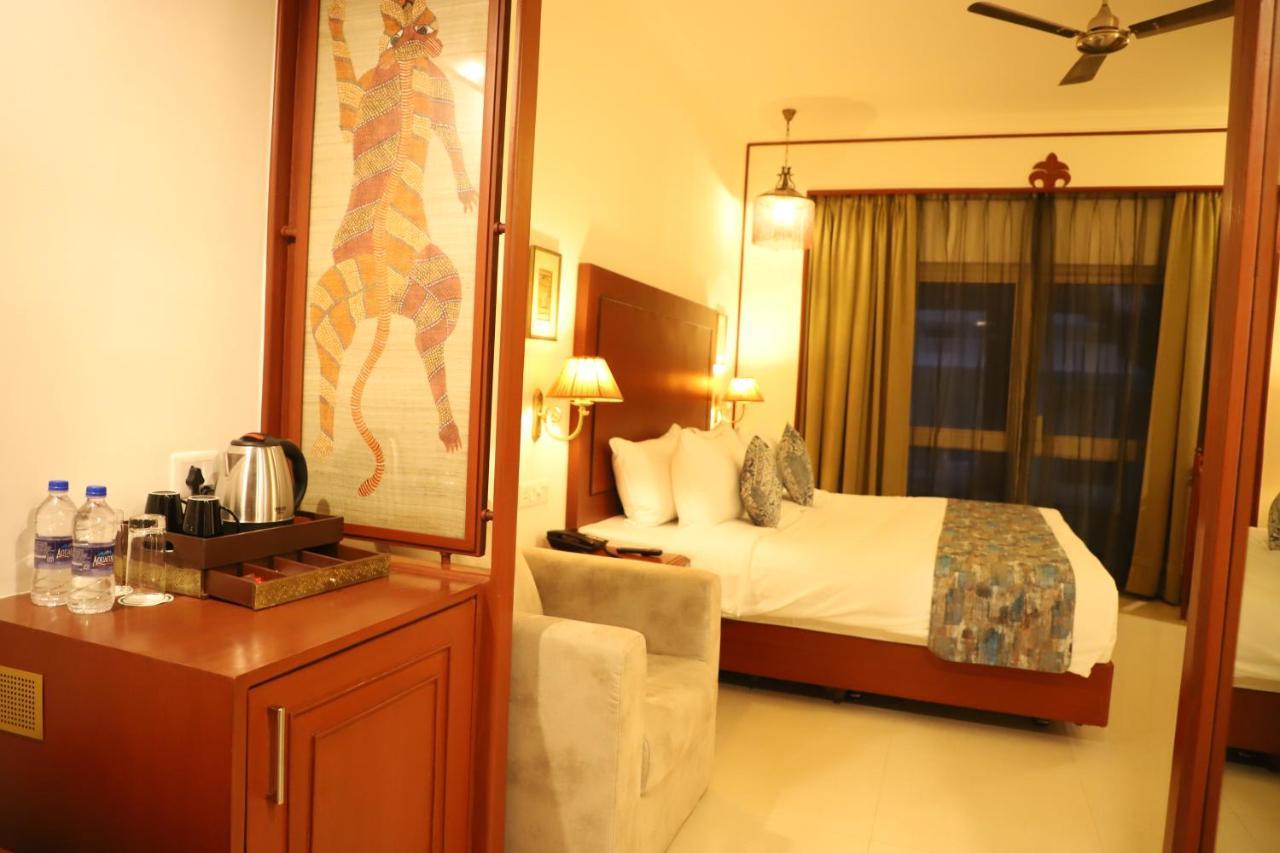 Hotel Chandela Khajurāho Dış mekan fotoğraf