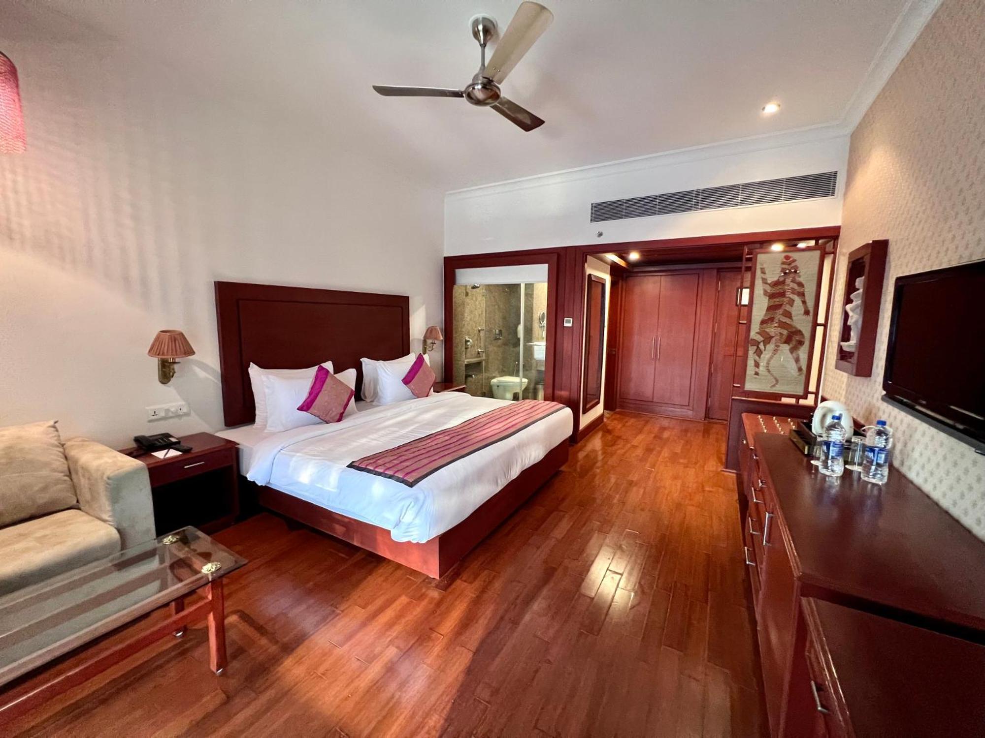 Hotel Chandela Khajurāho Dış mekan fotoğraf